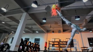 上市绿色通道被叫停？宇树科技严正声明：假的！公司发布人形机器人H2训练视频：腾空侧踢吓退王兴兴