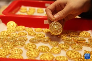 顾嘉时 | 乱世黄金也会跌：这轮金价震荡给普通人的提醒