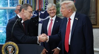 辉瑞、诺和诺德商战升温：新兴减肥药厂收购价被抬到近百亿美元