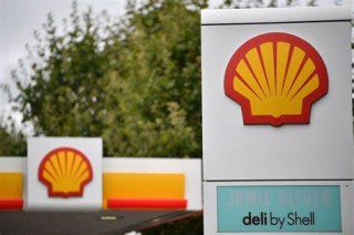 壳牌在竞争对手股价暴跌时研究收购英国石油公司的可行性