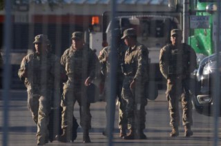 特朗普宣布：从三地撤军