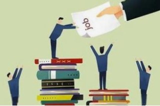 经济形势不佳时哪些行业具有发展潜力？这些行业的发展潜力受哪些因素影响？