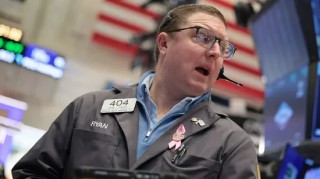 午盘：美股恢复上扬 道指上涨近300点