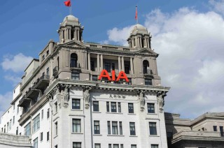 保险缴费方式选年缴还是月缴更划算？