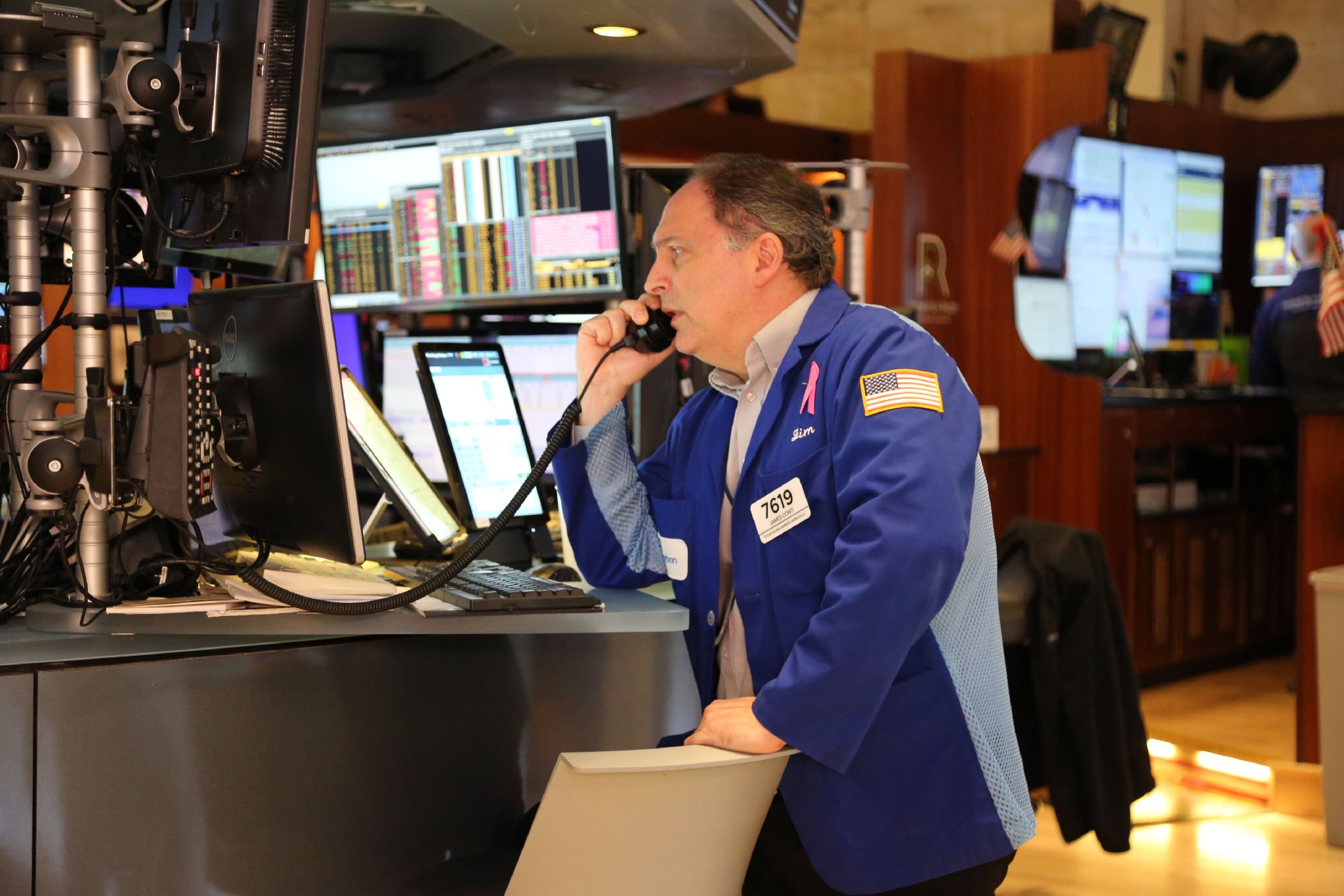 “避险之王”不再避险?29万亿美元美债市场遭大规模抛售!美联储降息预期一天一变:从5次降为4次 第1张 “避险之王”不再避险?29万亿美元美债市场遭大规模抛售!美联储降息预期一天一变:从5次降为4次 第1张