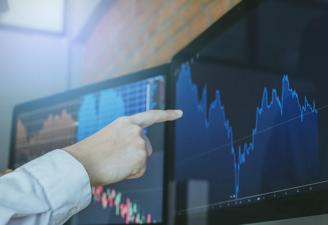 股票锁仓的策略适用于哪些情况？这种策略在实际操作中有哪些注意事项？  第1张