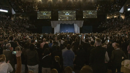 当巴菲特宣布退休计划时,伯克希尔的股东们“惊呆了” 第1张 当巴菲特宣布退休计划时,伯克希尔的股东们“惊呆了” 第1张