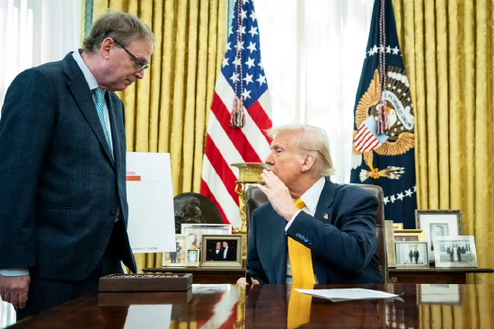 哈塞特如何成为特朗普的忠实拥趸与美联储主席候选人  第2张