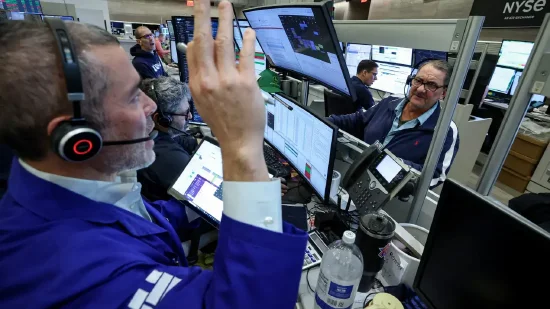 尾盘:道指重挫870点 标普指数可能录得三个月来的最大跌幅 第1张 尾盘:道指重挫870点 标普指数可能录得三个月来的最大跌幅 第1张