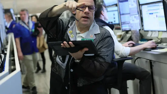 午盘:美股维持跌势 油价大涨令股指承压 第1张 午盘:美股维持跌势 油价大涨令股指承压 第1张