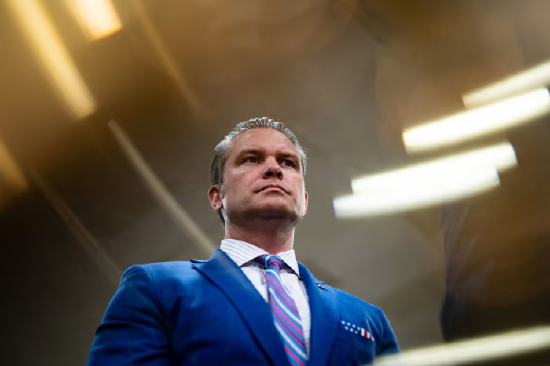 赫格塞思否认美国会陷入伊朗战争泥潭 五角大楼寻求再拨款2000亿美元  第1张